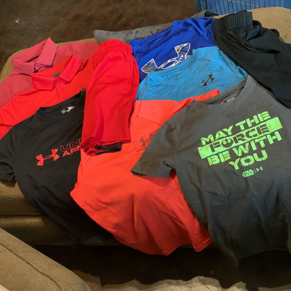 Boys Youth Small Under Armour Lot
